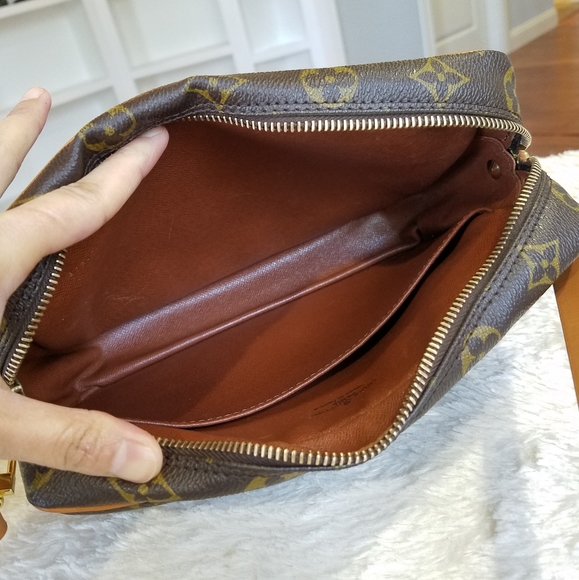 COPY - 💕CUTE Authentic LV Crossbody/Clutch/Shoulder Bag - Picture 13 of 16